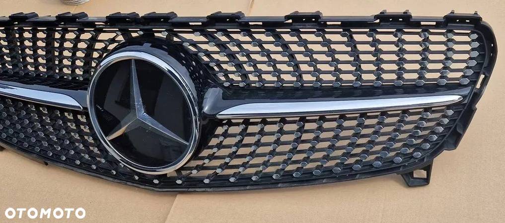 GRILL ATRAPA MERCEDES W176 LIFT AMG - 1