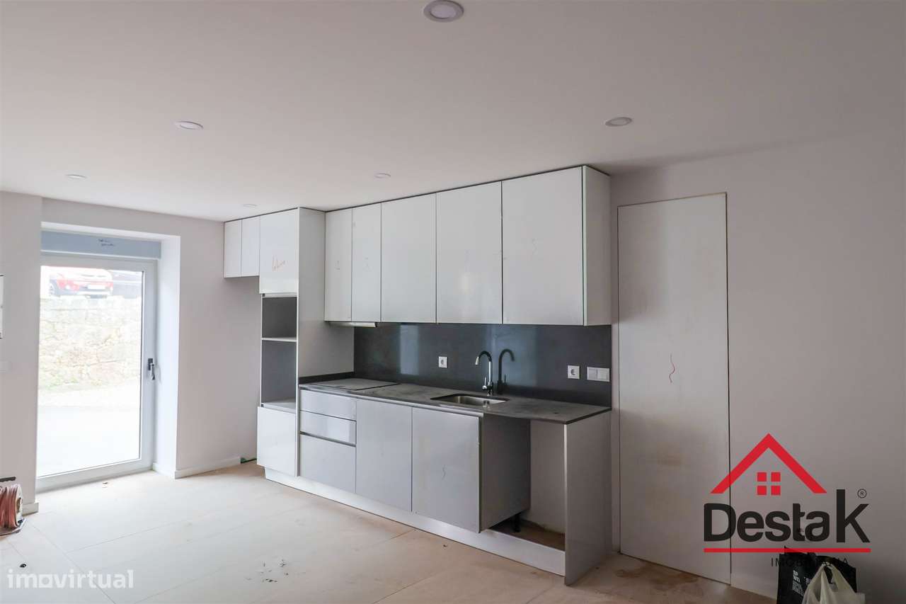 Apartamento T2 remodelado para venda em Viseu - Grande imagem: 3/13