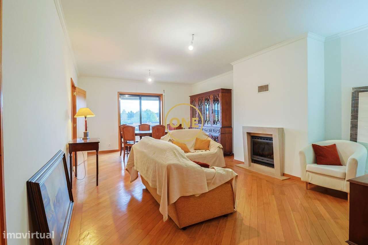 Excelente Apartamento T3 + 1 Escritório no Centro da Trofa!-3