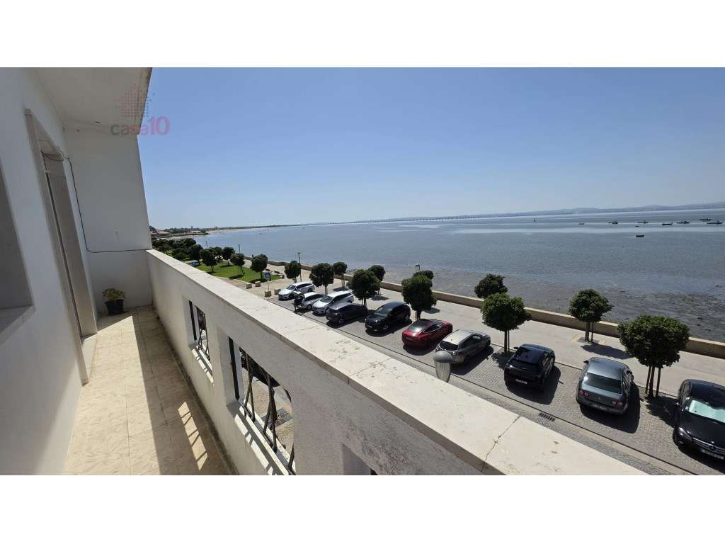 T2 para venda com vista deslumbrante sobre o Tejo, em Alcochete-3