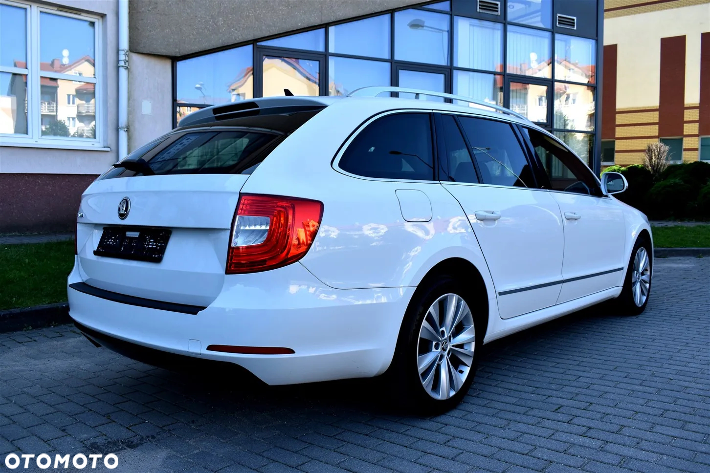 Skoda Superb Combi 2.0 TDI Elegance - 5