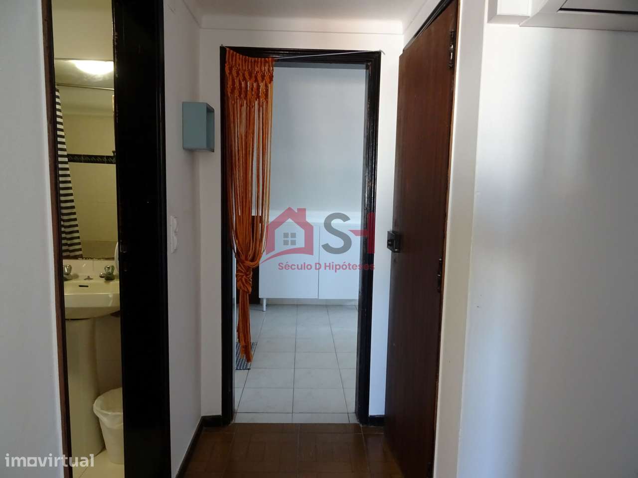 *Prédio com 2 Apartamentos + Loja + Arrecadação – Santa Cruz*-39