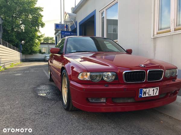 BMW Seria 7 740i - 24