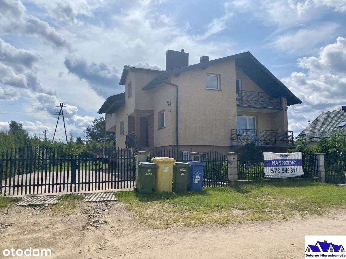 Duży dom wolnostojący wydzielone dwa mieszkania-7