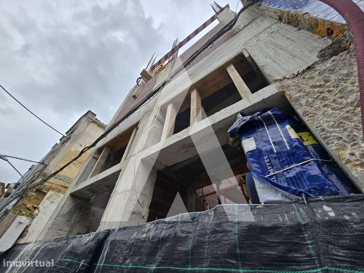 Moradia T1+1 no coração da cidade de Aveiro - Grande imagem: 4/39