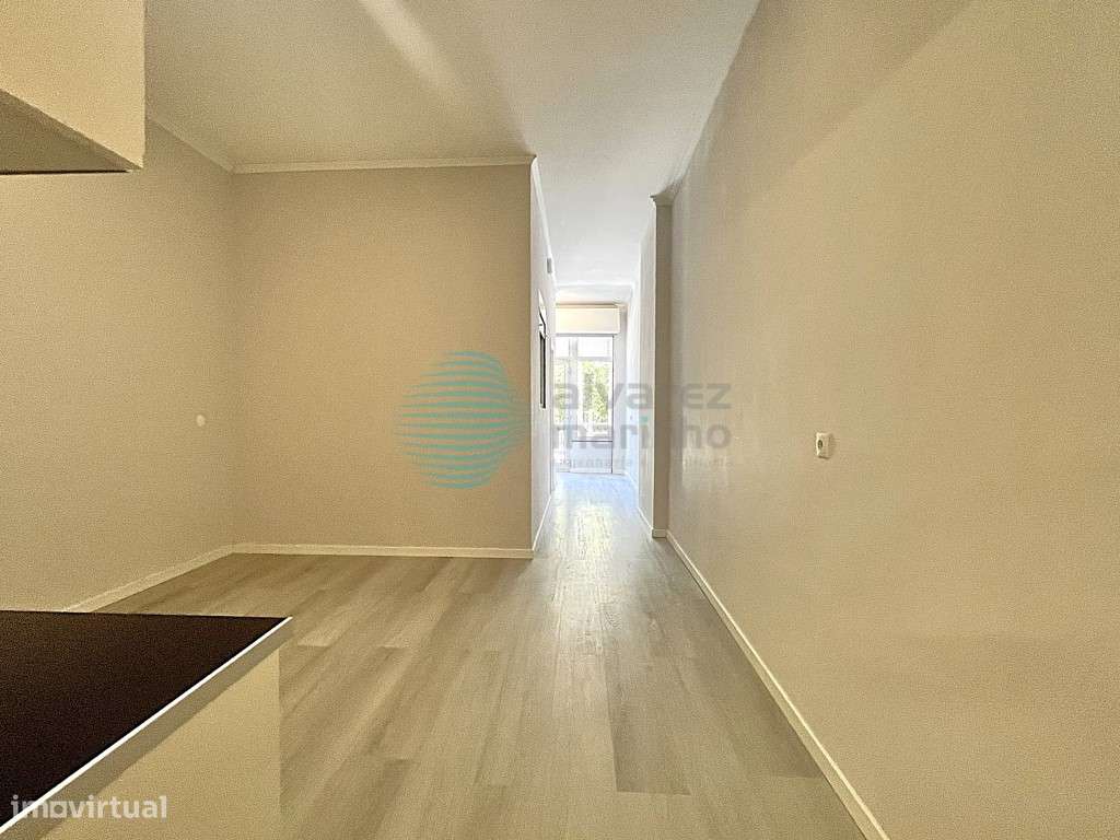 Loja/Apartamento T1 totalmente remodelado, Belas - Grande imagem: 4/18