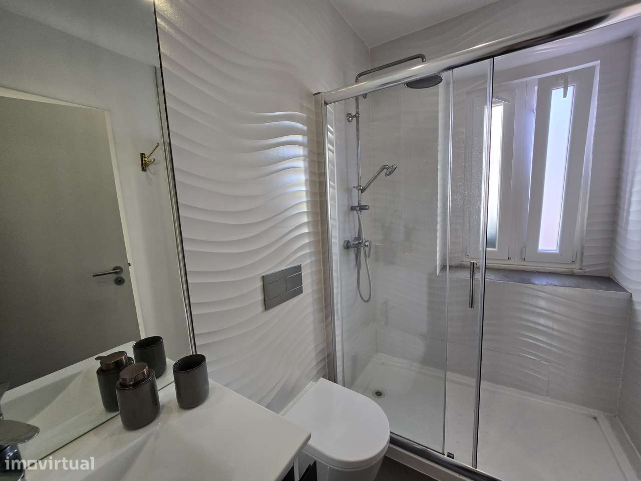 Apartamento T3 a dois paços do Metro e Comboio-25