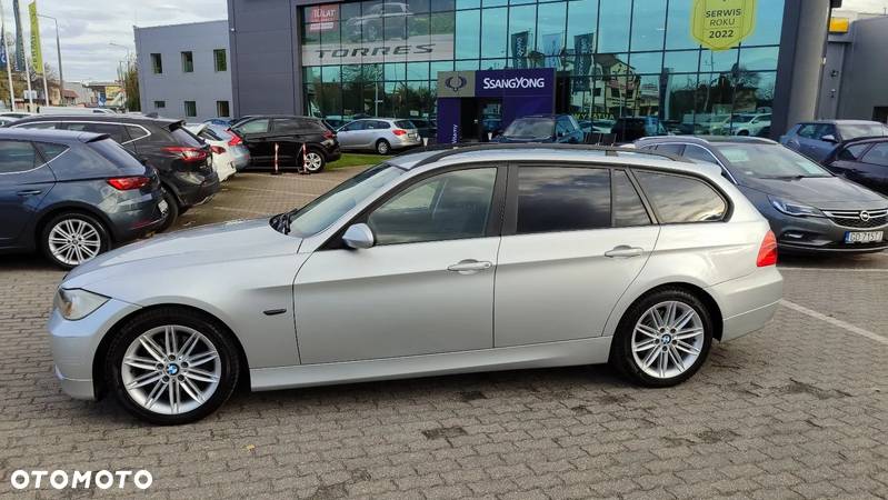 BMW Seria 3 320d DPF Touring - 1