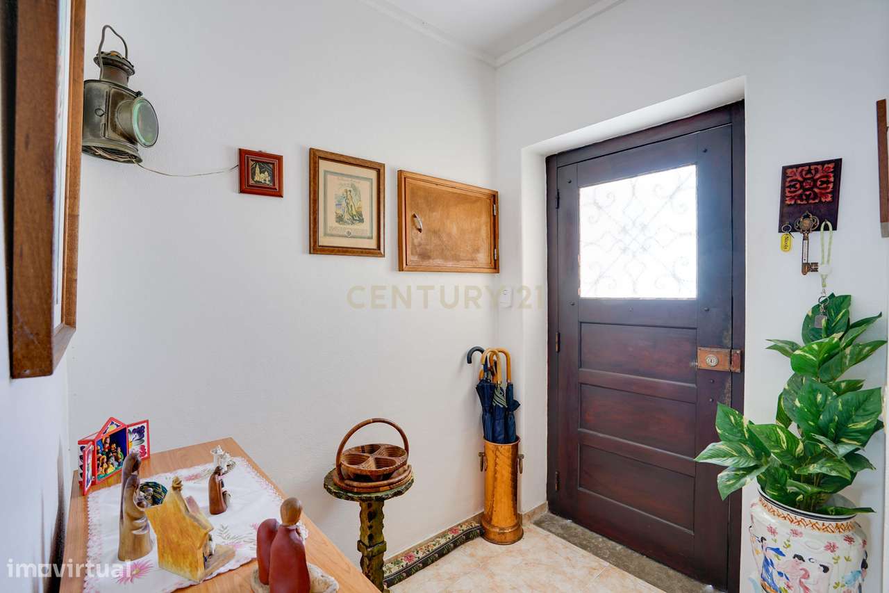 Já imaginou viver numa aldeia? E a poucos minutos de Cascais.-26