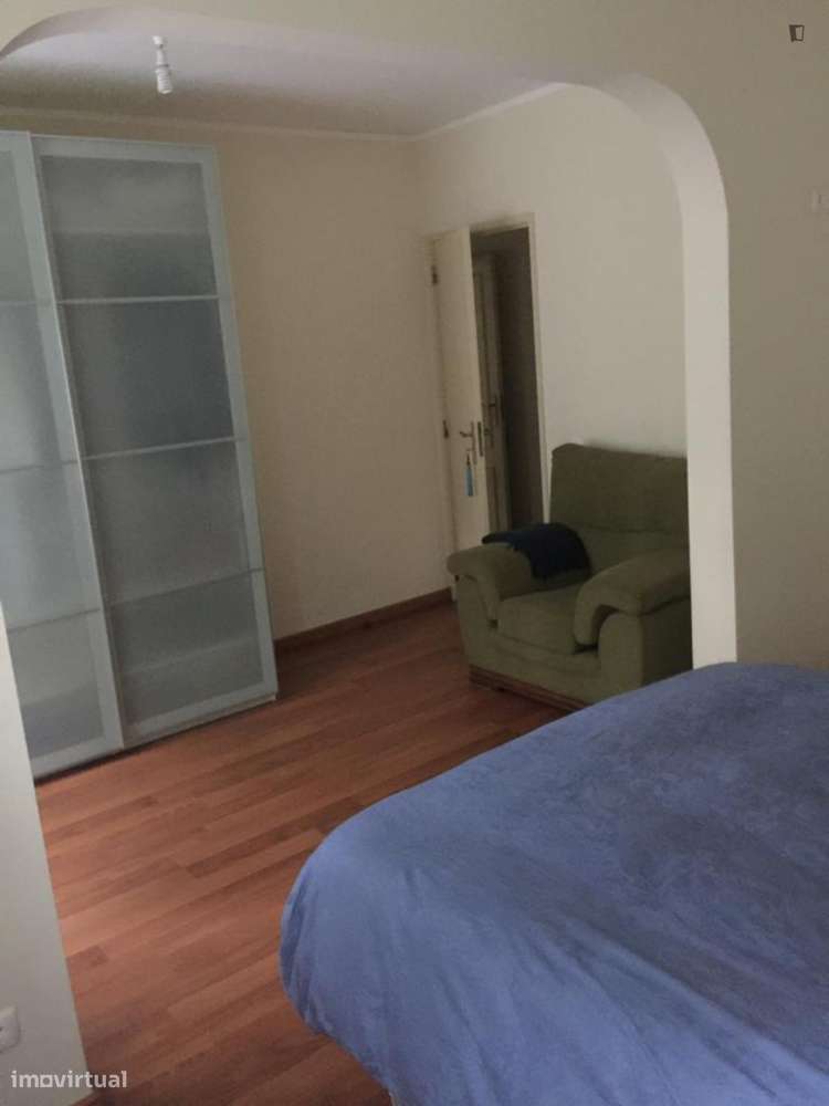 Quarto - localizado em Lisbon - Grande imagem: 4/10