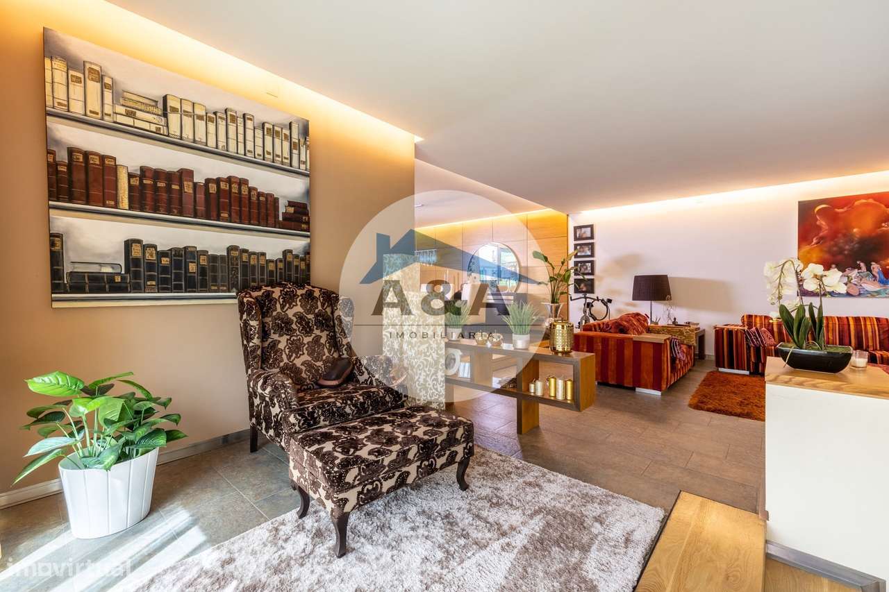 Exclusiva Propriedade de Luxo com Áreas Generosas e Próxima das Praias-8