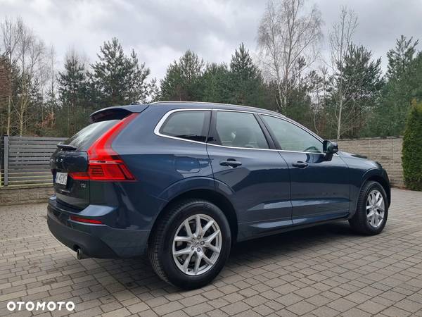 Volvo XC 60 T4 Momentum - 4