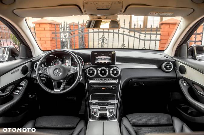 Mercedes-Benz GLC 250 d 4Matic 9G-TRONIC Exclusive - 27