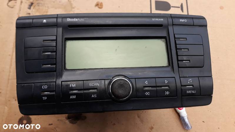 RADIO Skoda Octavia 2 1z0035161b - 1