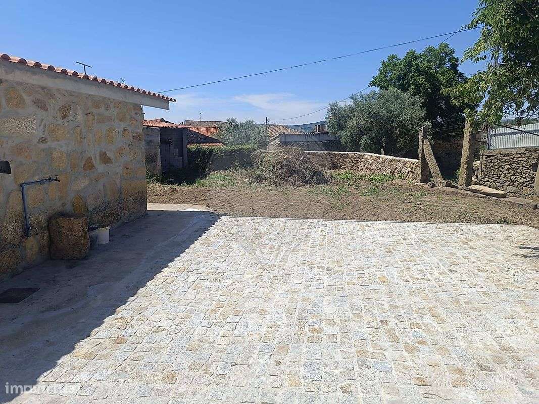 Moradia T2 para venda-5