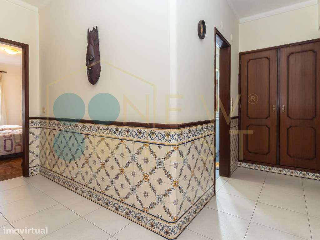 Apartamento T3 com elevador e parqueamento, junto ao Hospital-8