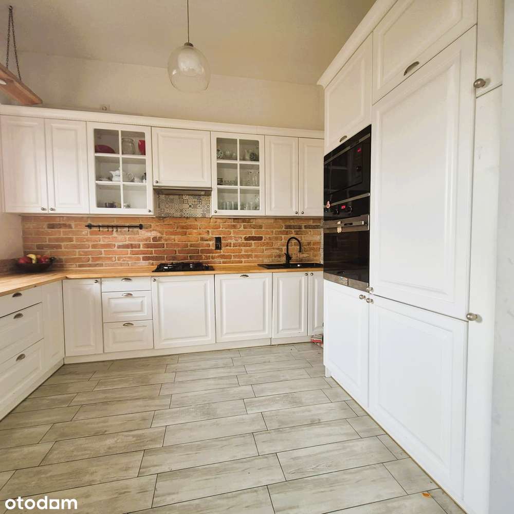 Zamieszkaj tam, gdzie inni przyjeżdżają odpocząć – widok na jezioro - Pełny obrazek: 5/11