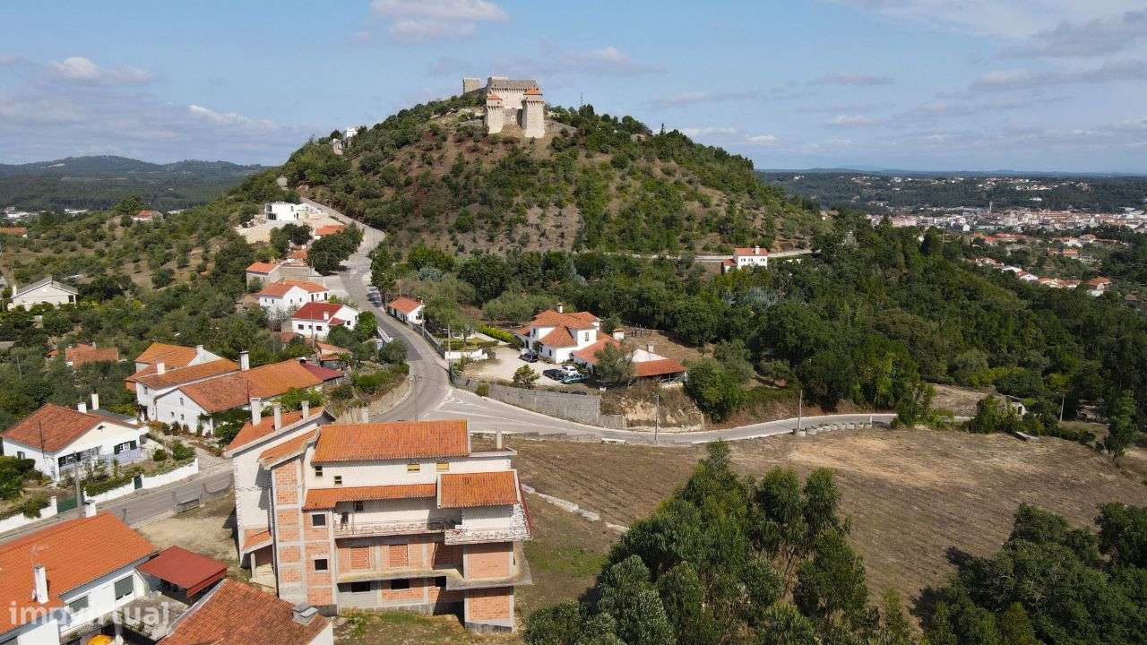 Moradia T6 a 5 minutos de Ourém - Grande imagem: 2/20