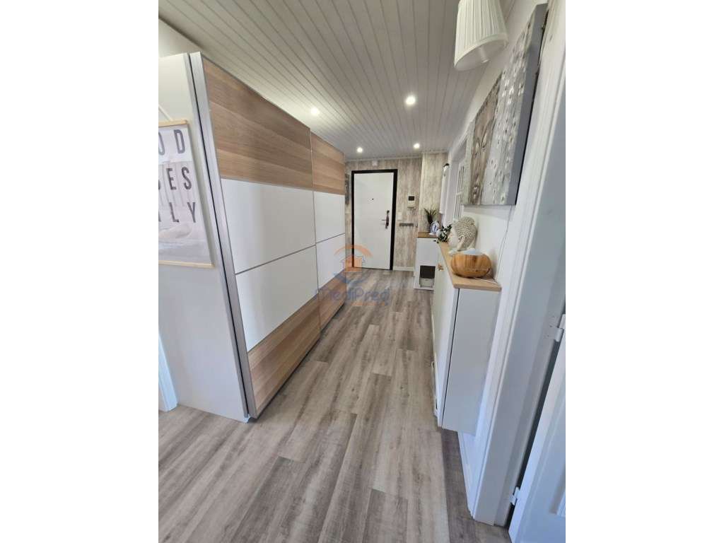 Apartamento T2 com Parqueamento e 2 Arrecadações | Casal da Carochi... - Grande imagem: 4/20