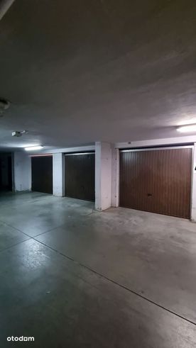 Zwycięska zamykany Garaż w Budynku Wielorodzinny
