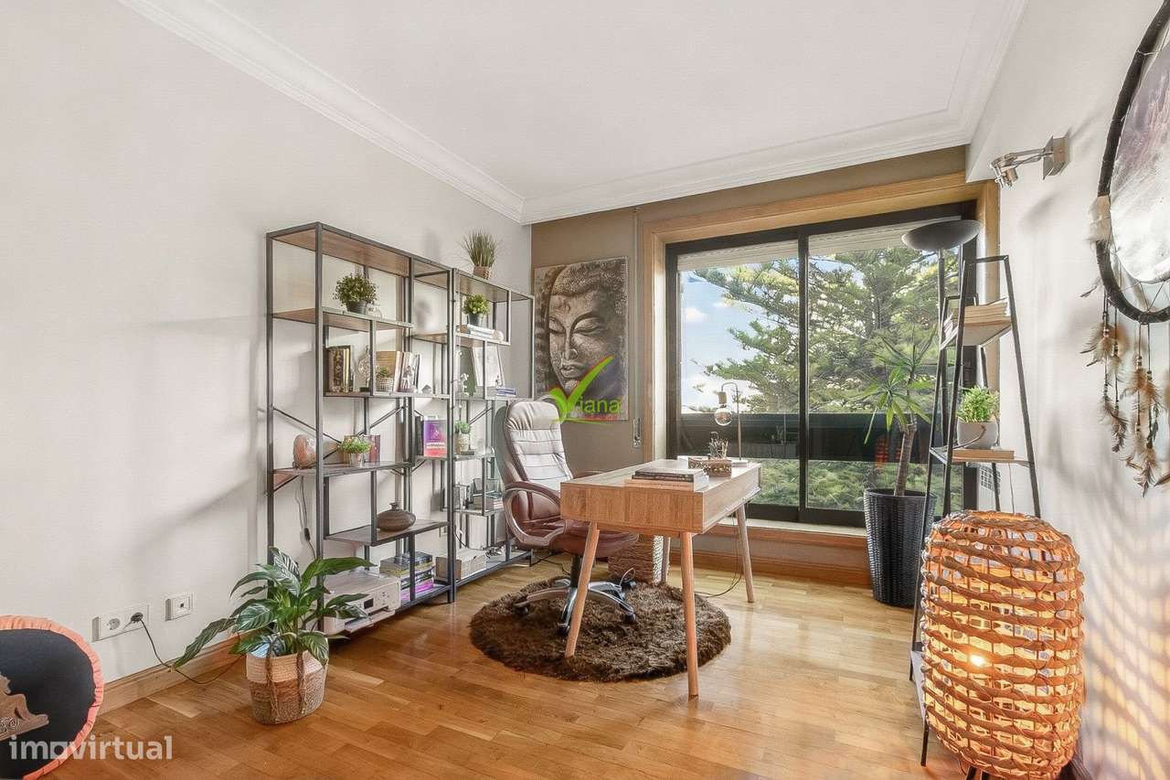 T. 4 com 3 lugares de garagem e arrumos - Centro da cidade da Maia-25