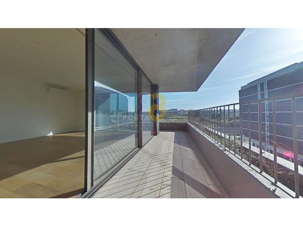 Apartamento T3 com vistas e varanda nas 3 frentes - Matosinhos Sul-20