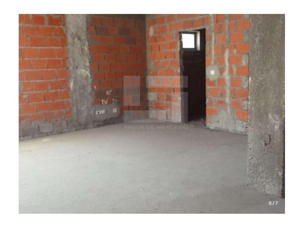 *****Loja em tosco composta por espaço amplo, casa de banho e estac... - Grande imagem: 3/4