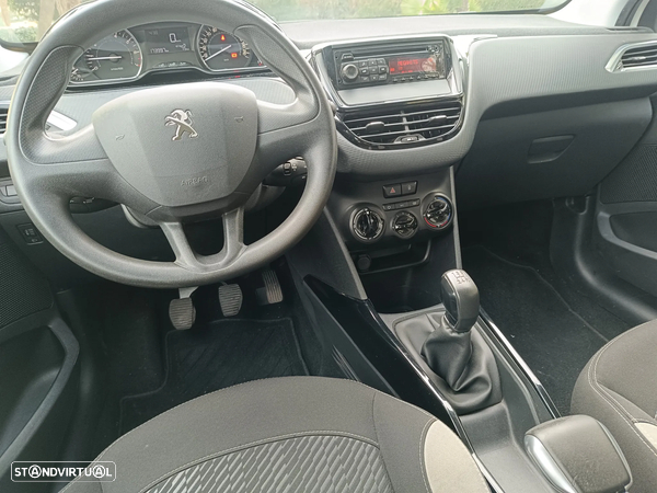 Peugeot 2008 1.2 PureTech Active - 9