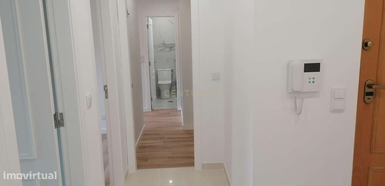 Apartamento de 4 Assoalhadas com Vista sobre o Parque da Paz situado n-6