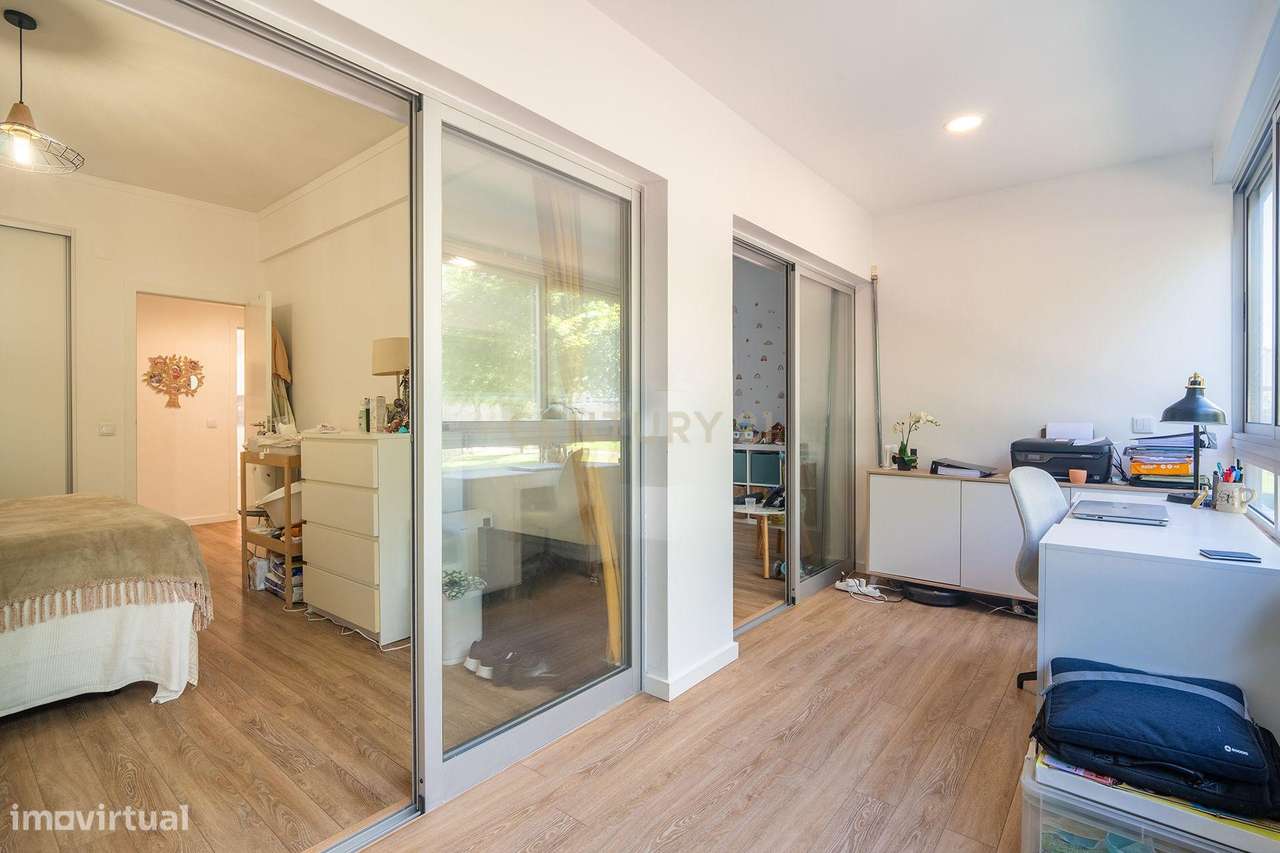 Apartamento Renovado T2 em Oeiras, ótimas áreas e com tudo perto de si-18