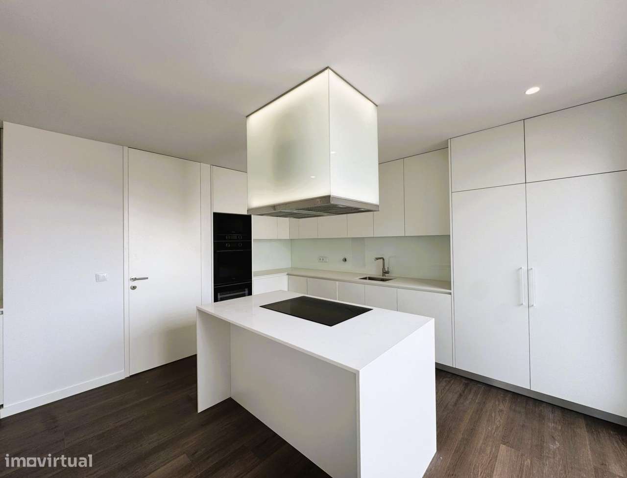 Apartamento T4 Novo (com Terraço e Centro Cidade)-43