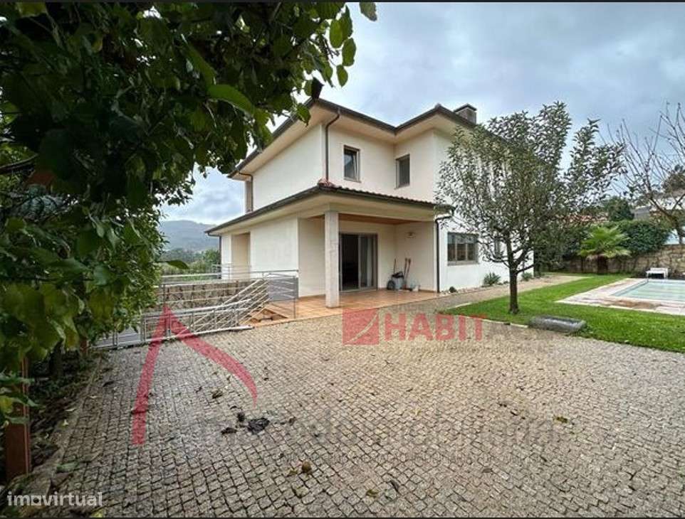 Moradia Individual T3 com piscina em Lomar-30