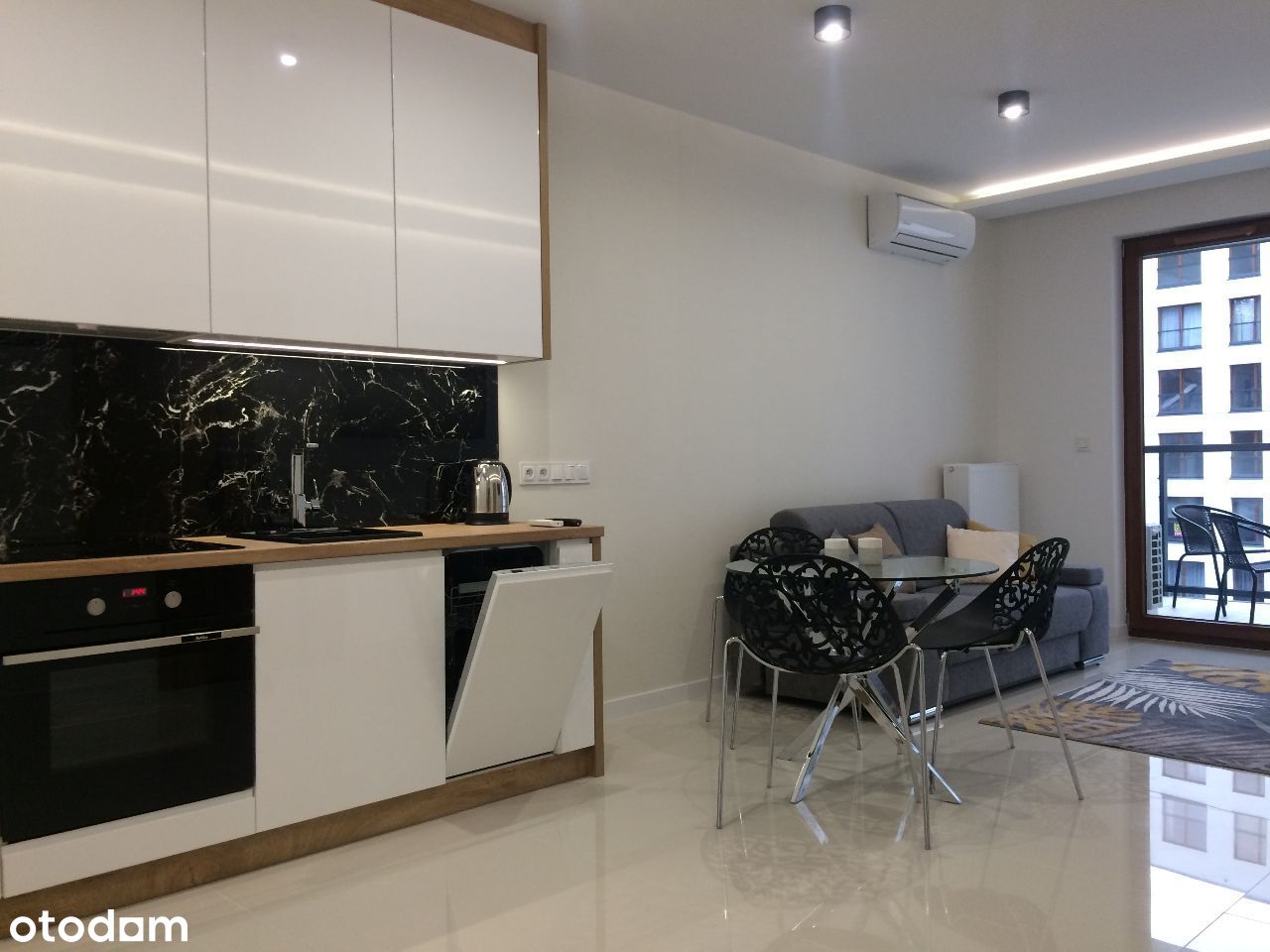 Beautiful 2 room apartment + parking DIRECTLY