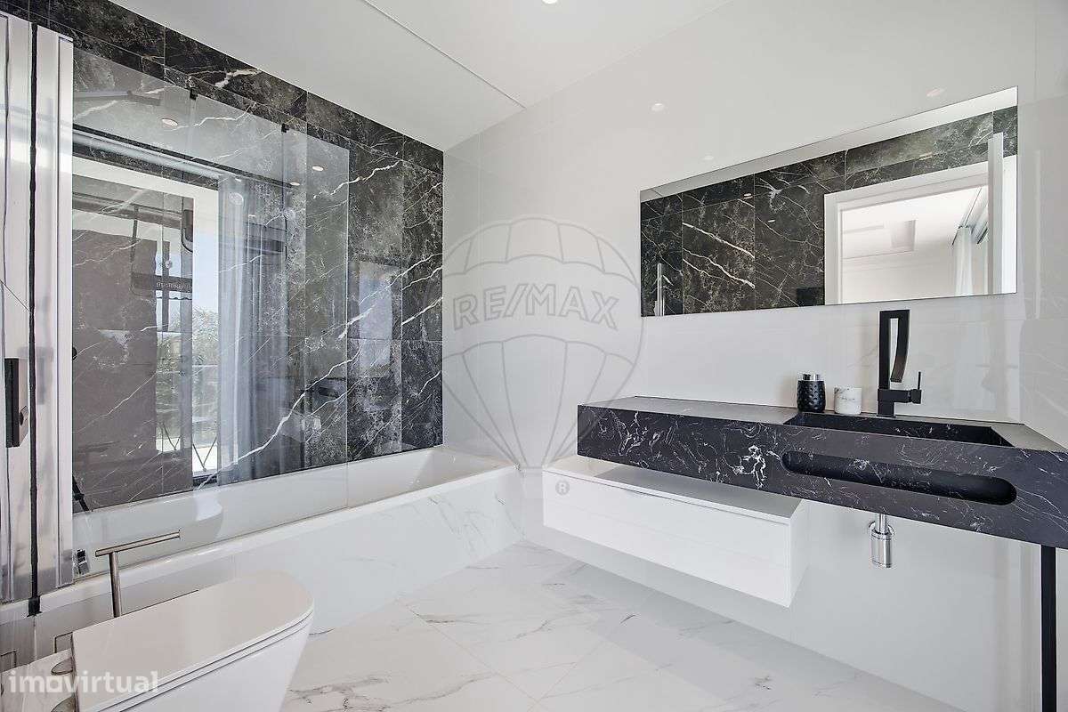 Moradia T5 para venda-18