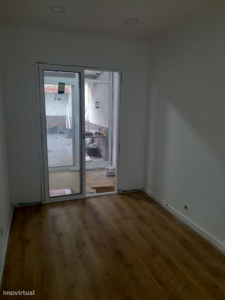 Apartamento T3 com terraço e cozinha equipada-7