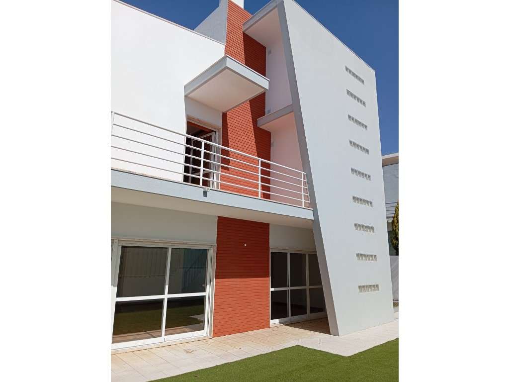 Moradia em Banda T4 - Grande imagem: 4/41