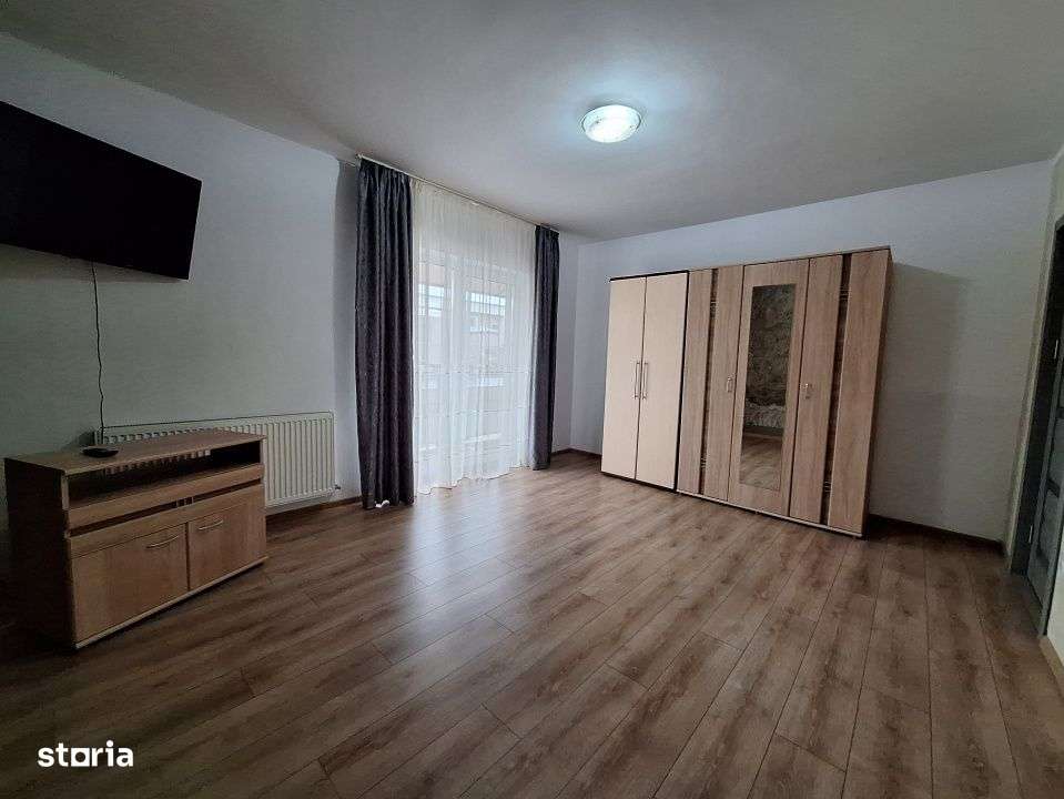 Apartament cu 2 camere, decomandat, parcare, zona Eroilor - Imagine principală: 2/8