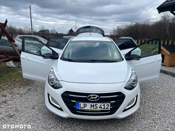 Hyundai I30 blue Kombi 1.6 CRDi Classic Navigation - 17