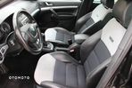 Skoda Octavia Combi 2.0 TDI CR DPF RS - 11