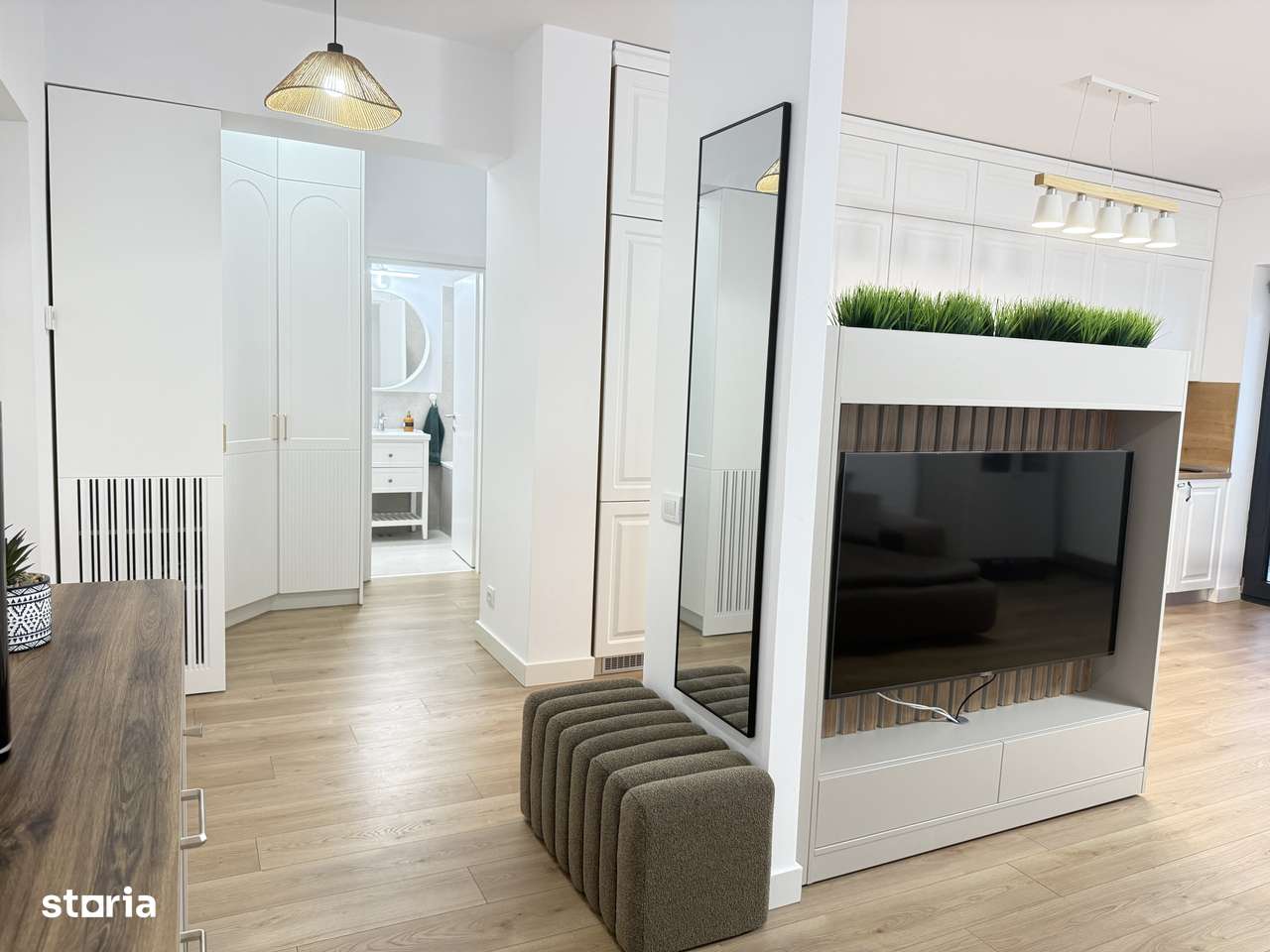 Prima închiriere! 2 camere moderne + parcare în Silk District - Imagine principală: 2/13