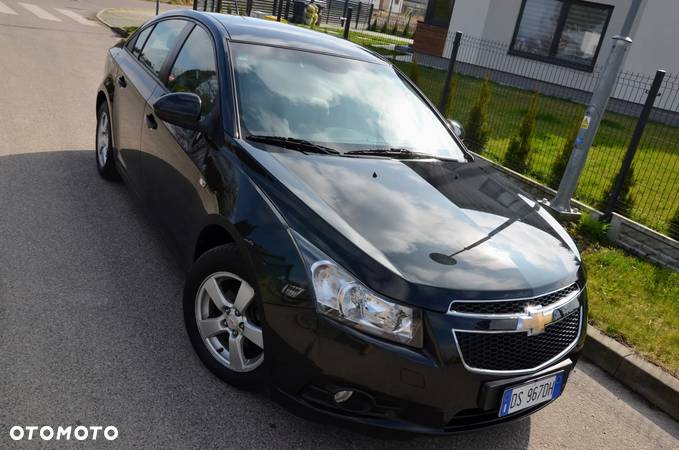 Chevrolet Cruze 1.6 LS - 13