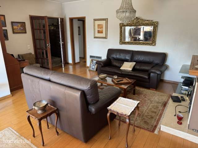 Apartamento T5 na Rua do Campo Alegre-53
