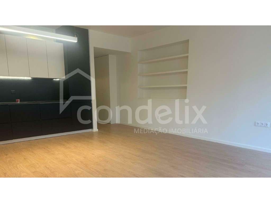 T1 totalmente remodelado, na Julio Dinis, Porto - Grande imagem: 5/16
