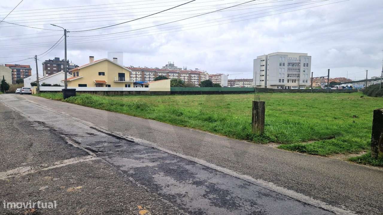 Oportunidade Estratégica em Aveiro: Terreno para Loteamento ou Projeto - Grande imagem: 2/12