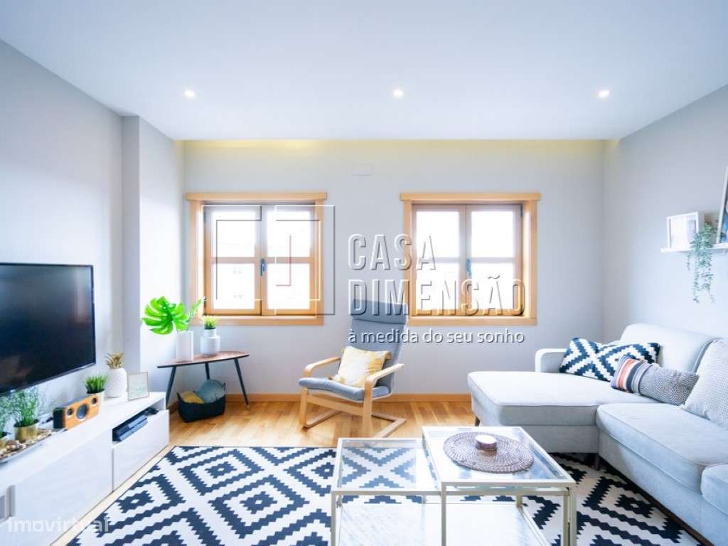 Apartamento de tipologia T2 na Serra de Carnaxide, como NOVO!!-10