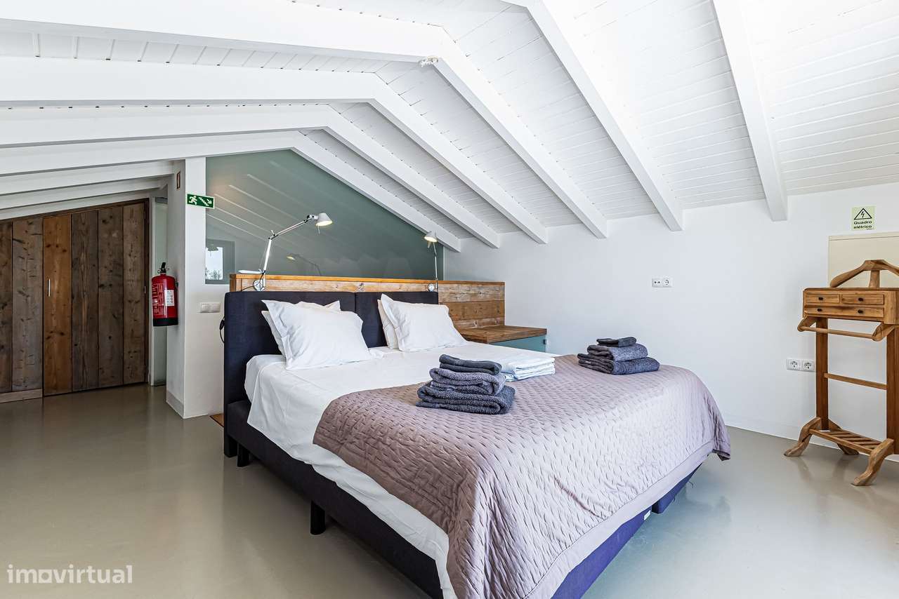 Villa T4 contemporânea à beira do rio no coração do Algarve-35