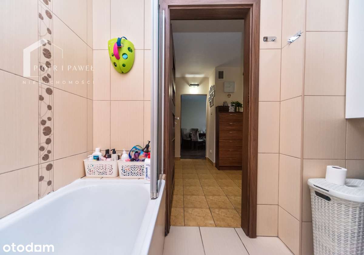 Mieszkanie z klimatem w świetnej lokalizacji!-9