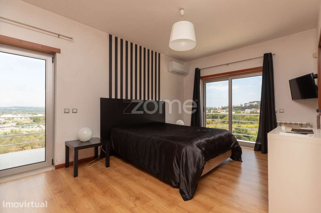 Moradia Moderna em Taveiro, Coimbra com Vistas Desafogadas-39