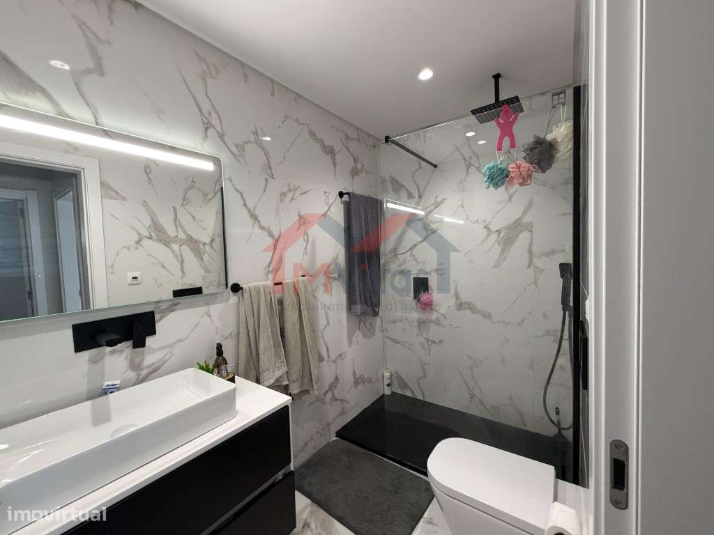 Apartamento T2 no centro com garagem e grande terraço - Almancil-14