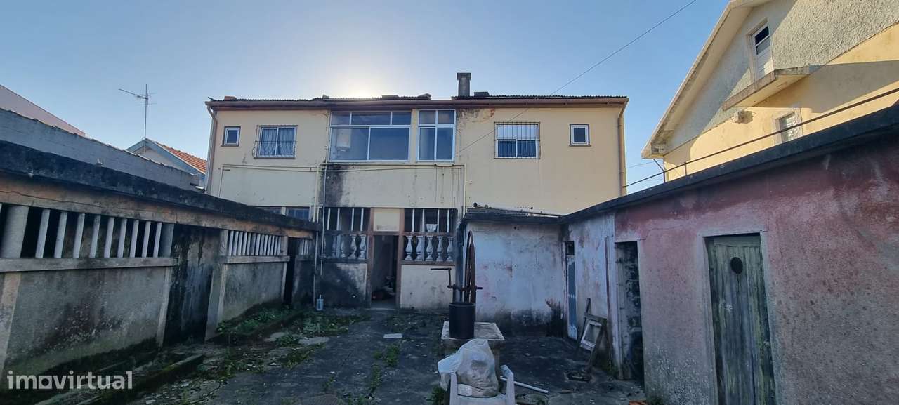 Casa / Moradia independente em Gulpilhares e Valadares-2